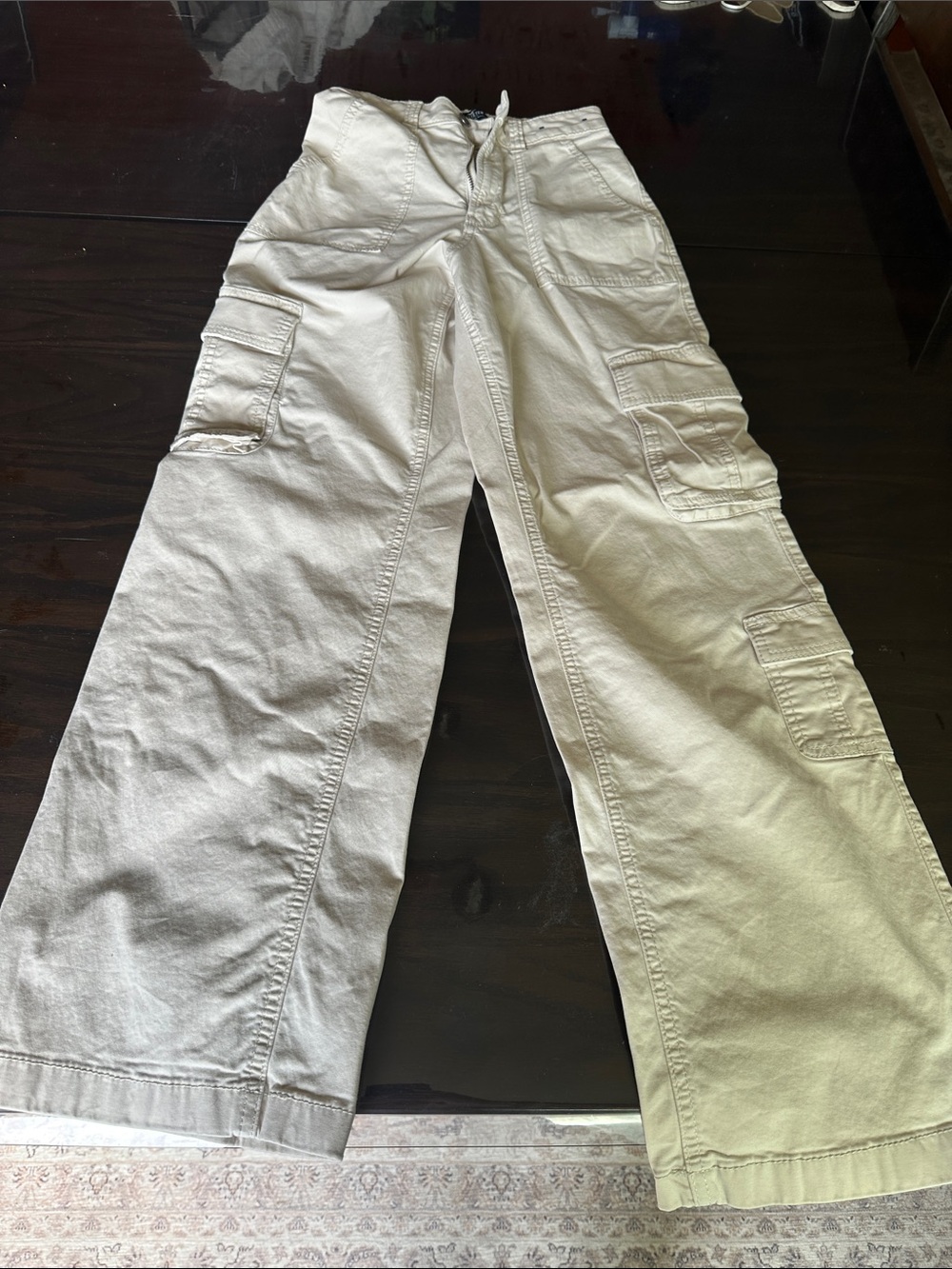 Hollister Light Beige Wide-Leg Cargo Pants